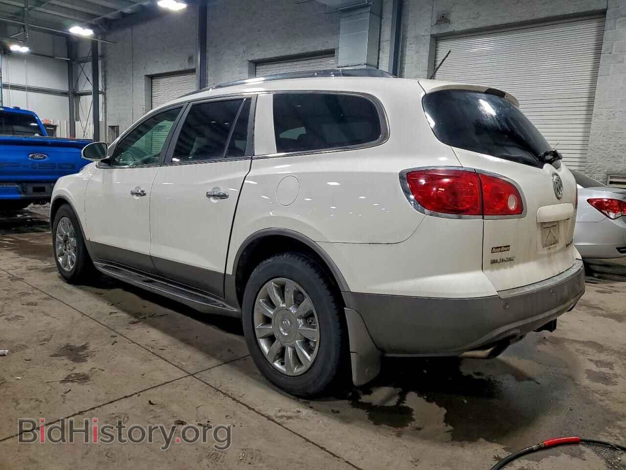 2011 BUICK ENCLAVE - VIN: 5GAKVBED7BJ306676 - Фото 2