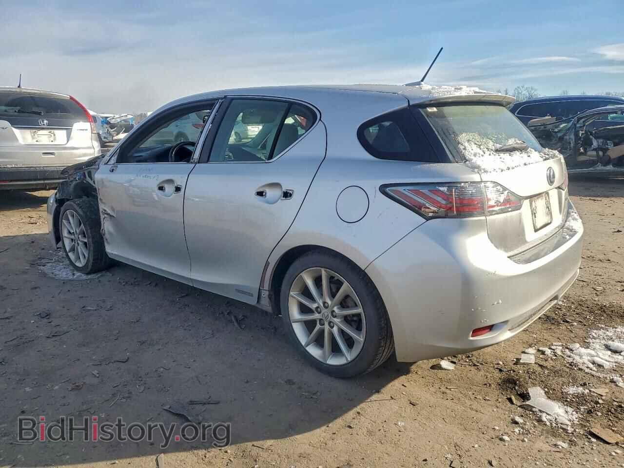 2011 LEXUS CT 200 - VIN: JTHKD5BH5B2010400 - Photo 2