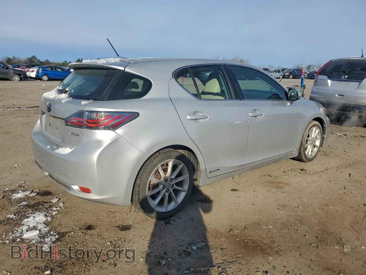 2011 LEXUS CT 200 - VIN: JTHKD5BH5B2010400 - Photo 3