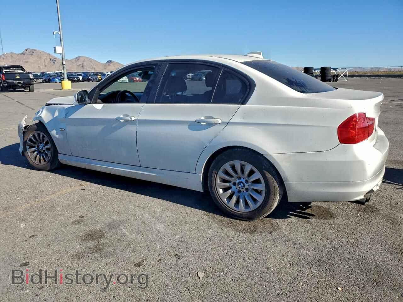 2009 BMW 3 SERIES - VIN: WBAPH73529E128566 - Фото 2