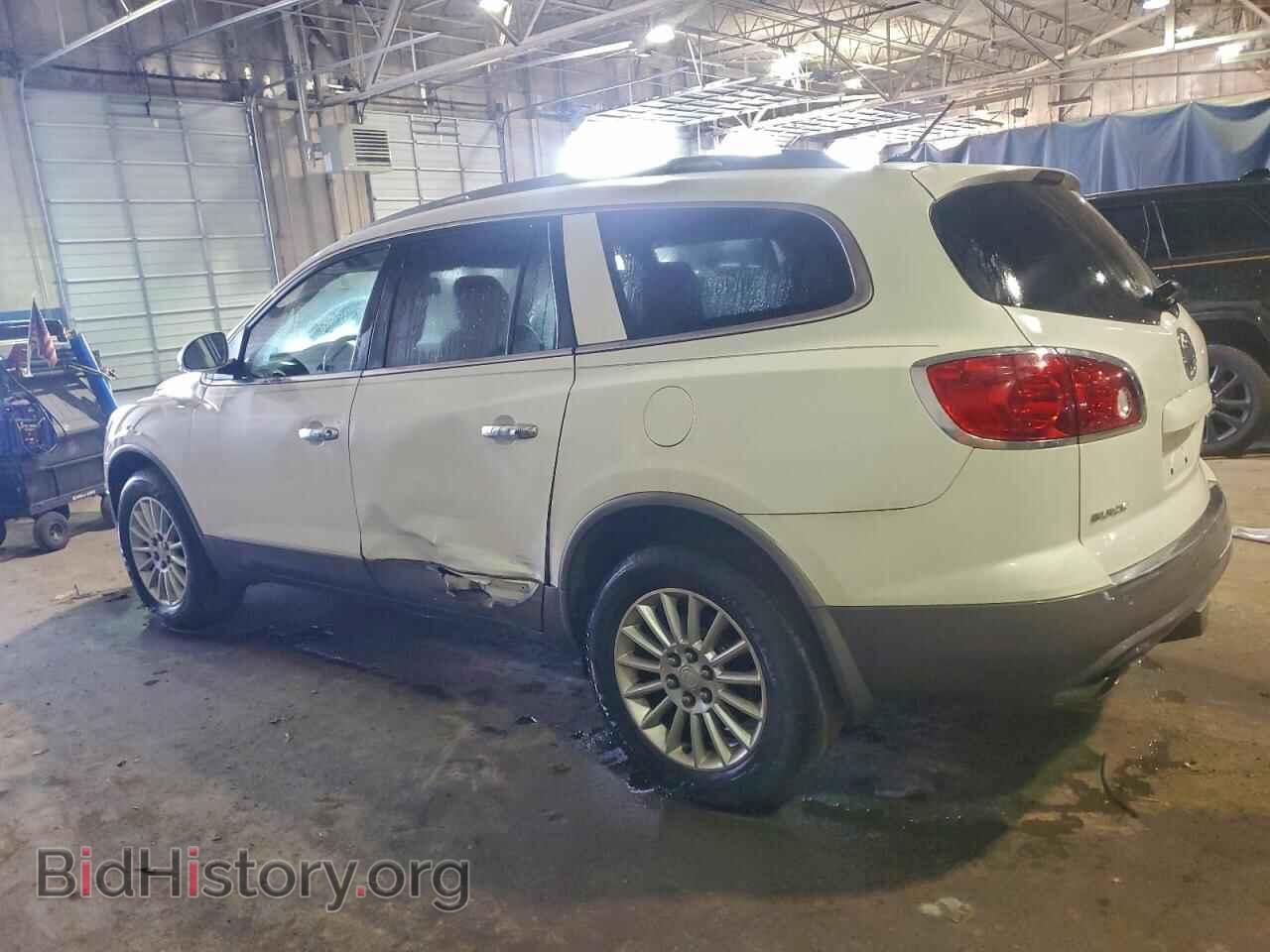2011 BUICK ENCLAVE - VIN: 5GAKVBED8BJ165097 - Фото 2