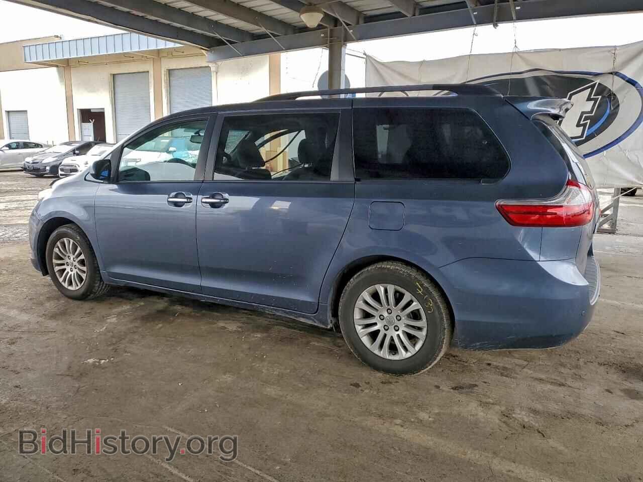 2017 TOYOTA All Models - VIN: 5TDYZ3DC2HS840112 - Фото 2
