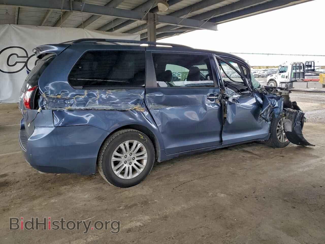 2017 TOYOTA All Models - VIN: 5TDYZ3DC2HS840112 - Фото 3
