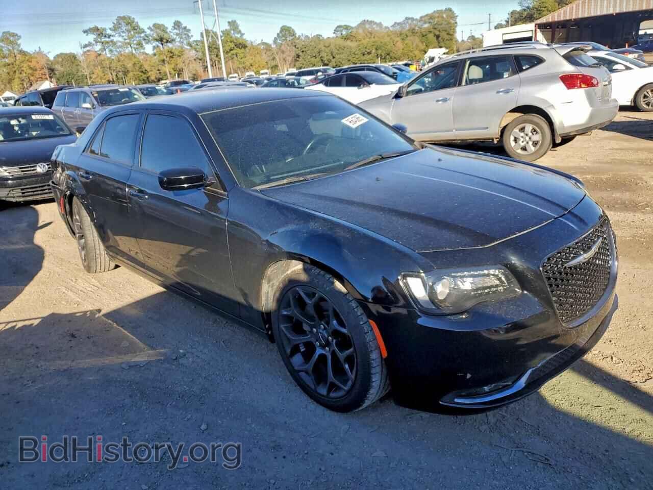 2019 CHRYSLER 300 - VIN: 2C3CCABG1KH635042 - Фото 4