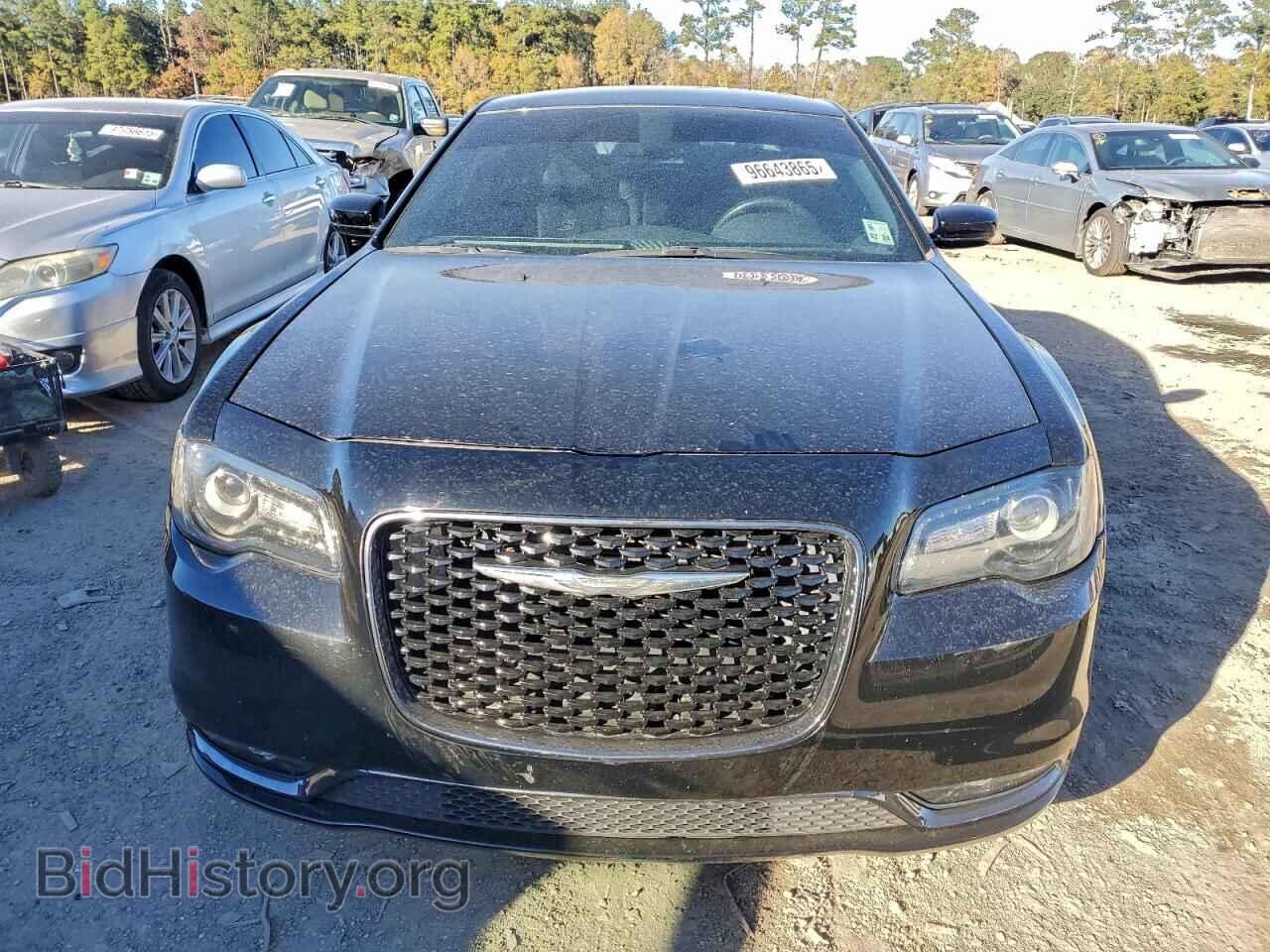 2019 CHRYSLER 300 - VIN: 2C3CCABG1KH635042 - Фото 5