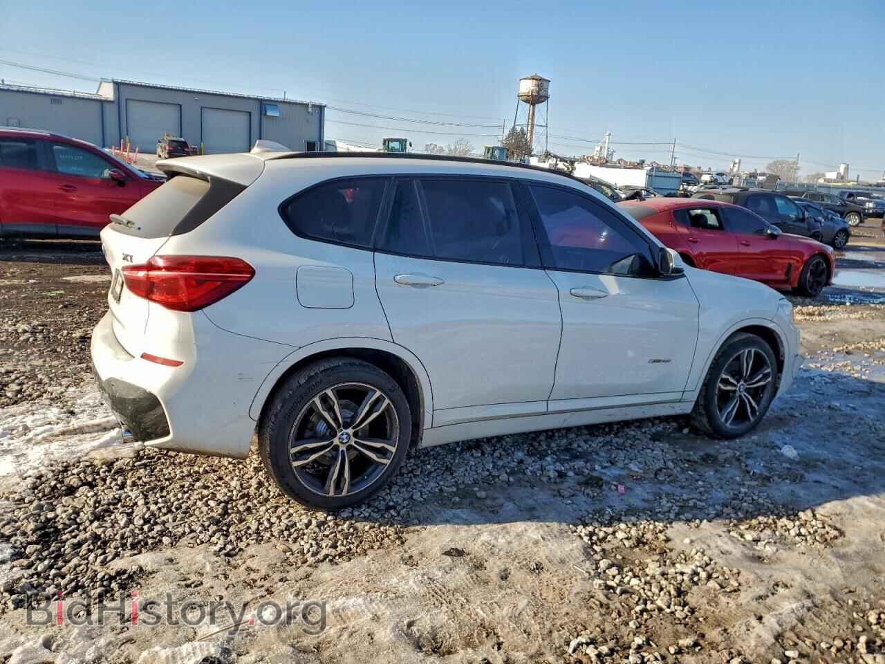 2016 BMW X1 - VIN: WBXHT3C33G5E50911 - Фото 3