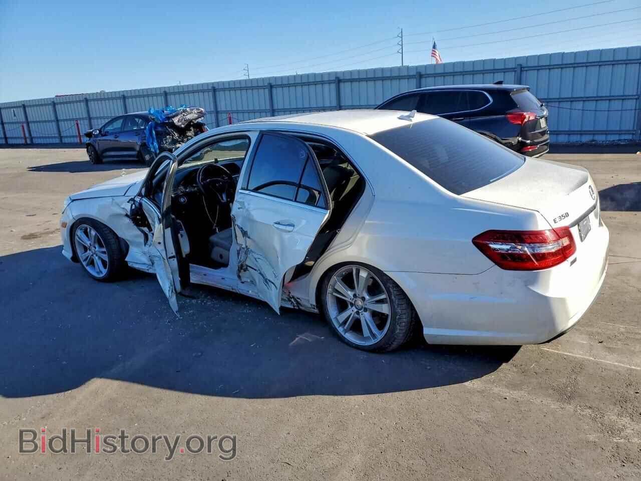 2013 MERCEDES-BENZ E-CLASS - VIN: WDDHF5KB5DA697944 - Фото 2