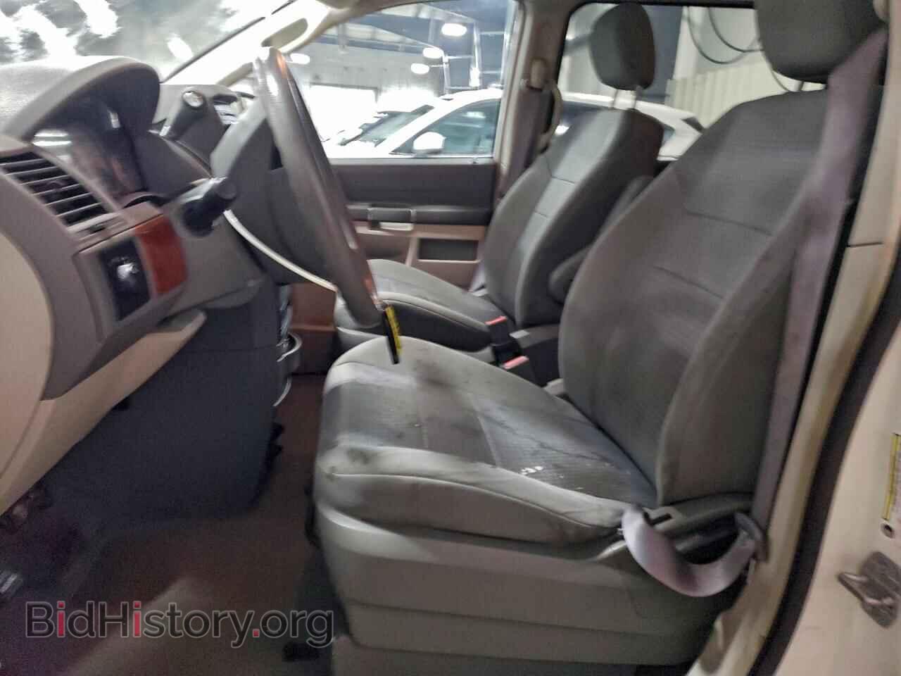 2008 CHRYSLER MINIVAN - VIN: 2A8HR44HX8R738415 - Фото 7