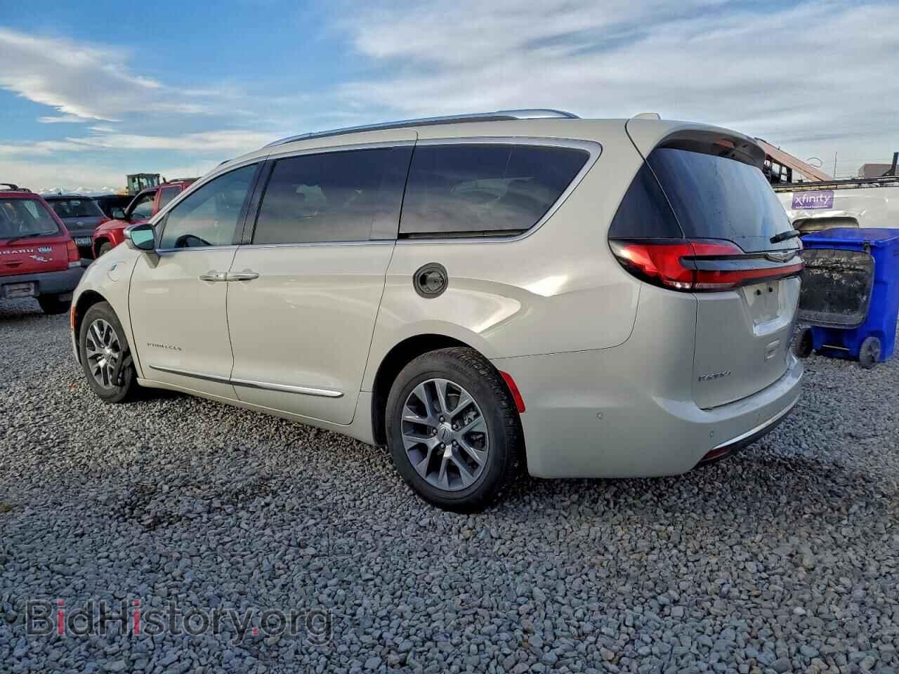 2021 CHRYSLER PACIFICA - VIN: 2C4RC1N70MR603360 - Фото 2