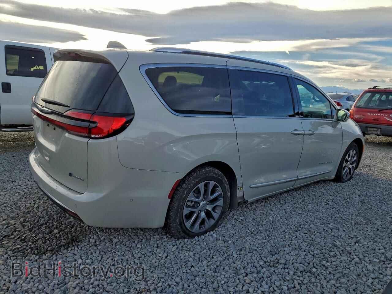 2021 CHRYSLER PACIFICA - VIN: 2C4RC1N70MR603360 - Фото 3