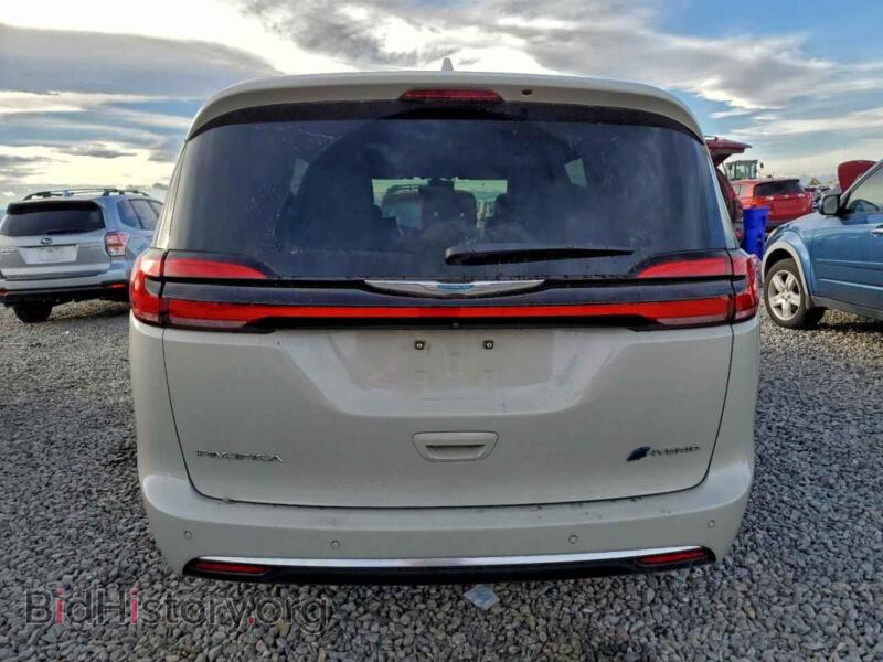 2021 Chrysler PACIFICA (VIN 2C4RC1N70MR603360) — photo 6 of 13