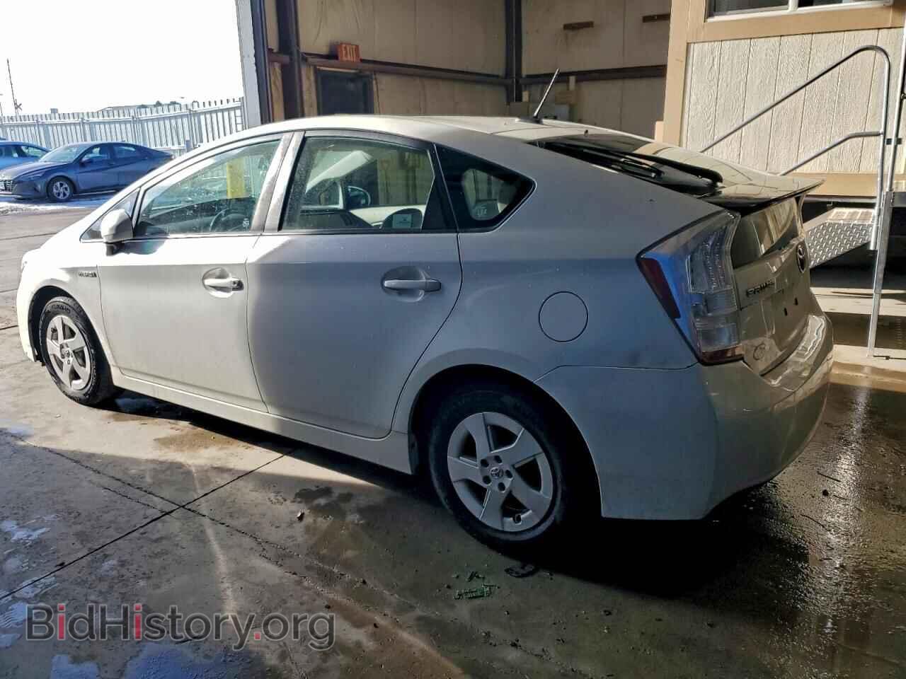 2011 TOYOTA PRIUS - VIN: JTDKN3DU6B0257563 - Фото 2