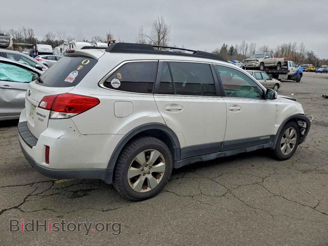 2011 SUBARU OUTBACK - VIN: 4S4BRBCC5B3430135 - Фото 3