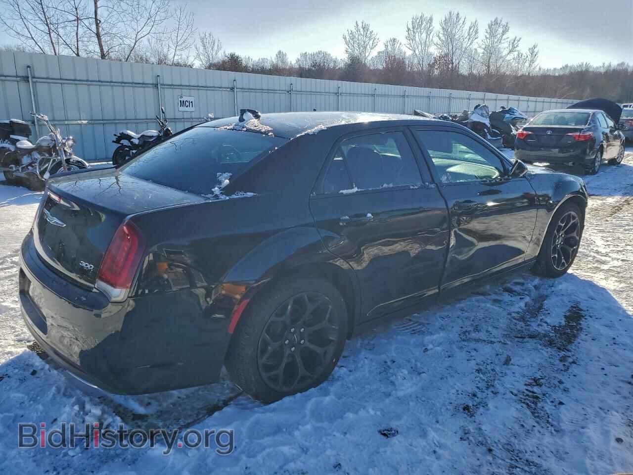 2019 CHRYSLER 300 - VIN: 2C3CCAAG2KH728900 - Фото 3