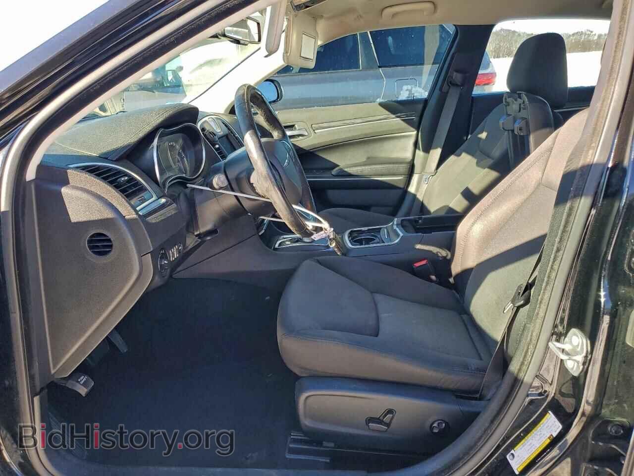 2019 CHRYSLER 300 - VIN: 2C3CCAAG2KH728900 - Фото 7