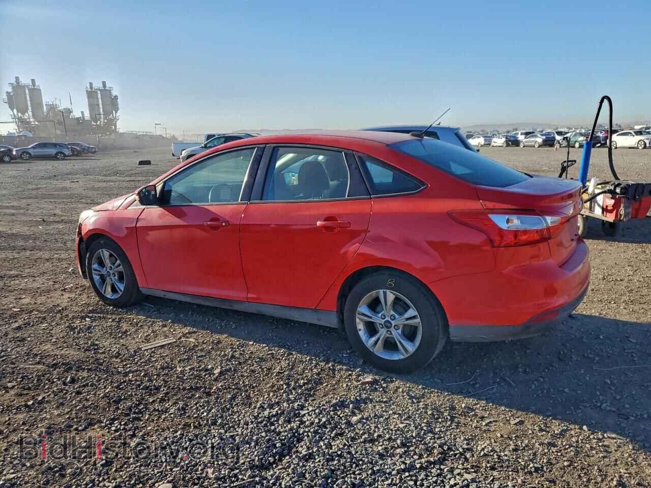 2013 FORD FOCUS - VIN: 1FADP3F28DL212159 - Фото 2