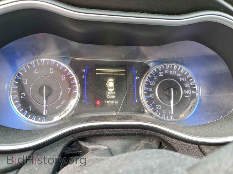 2016 Chrysler 200 (VIN 1C3CCCAB0GN121957) — photo 9 of 12