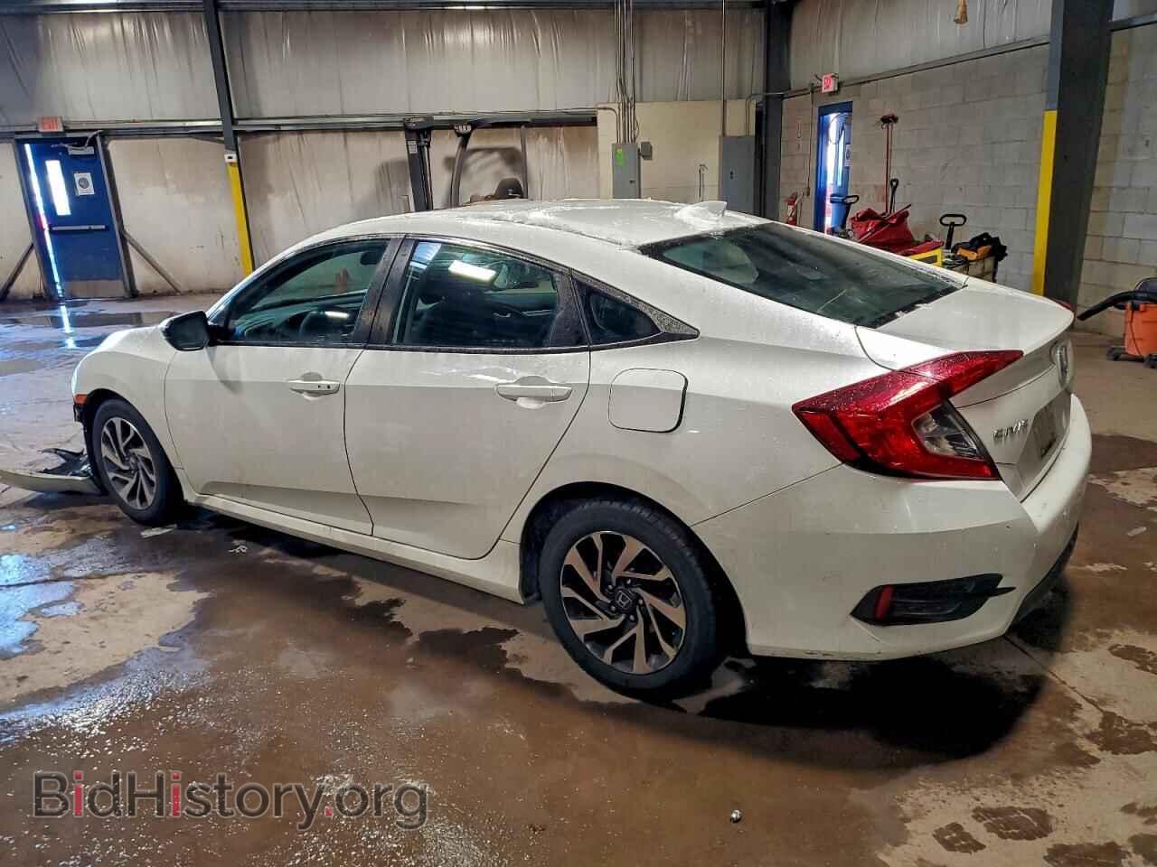 2018 HONDA CIVIC - VIN: 2HGFC2F79JH528233 - Фото 2