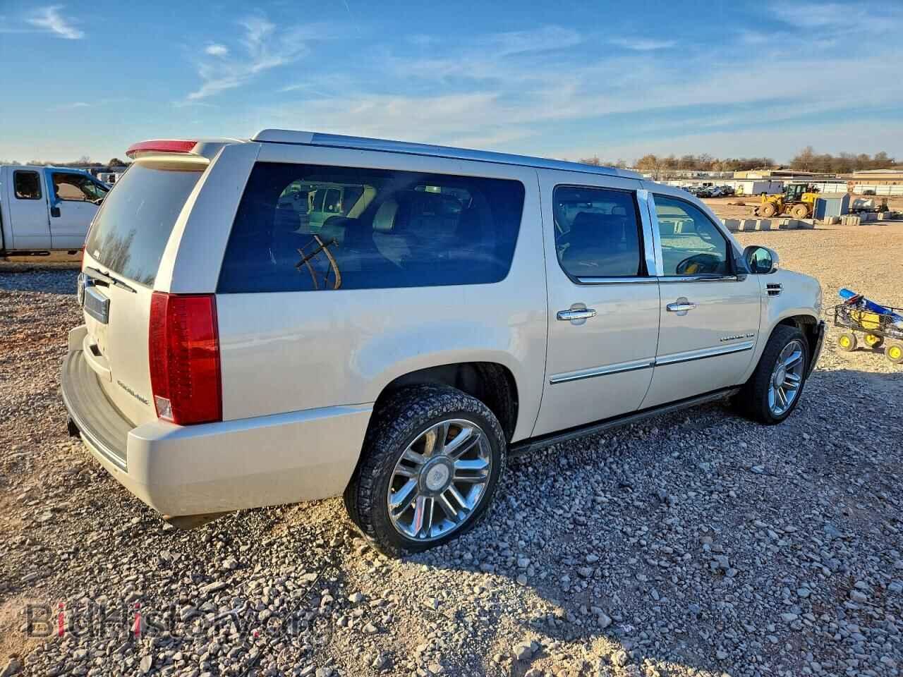 2011 CADILLAC ESCALADE - VIN: 1GYS4KEF5BR395629 - Photo 3