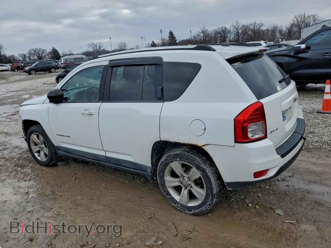 2011 JEEP COMPASS - VIN: 1J4NF1FB6BD257768 - Фото 2