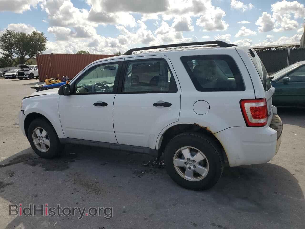 2010 FORD ESCAPE - VIN: 1FMCU0C74AKD27965 - Фото 2
