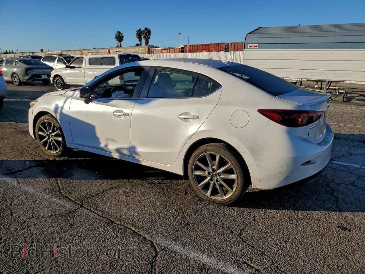 2018 MAZDA 3 - VIN: 3MZBN1W32JM173855 - Фото 2