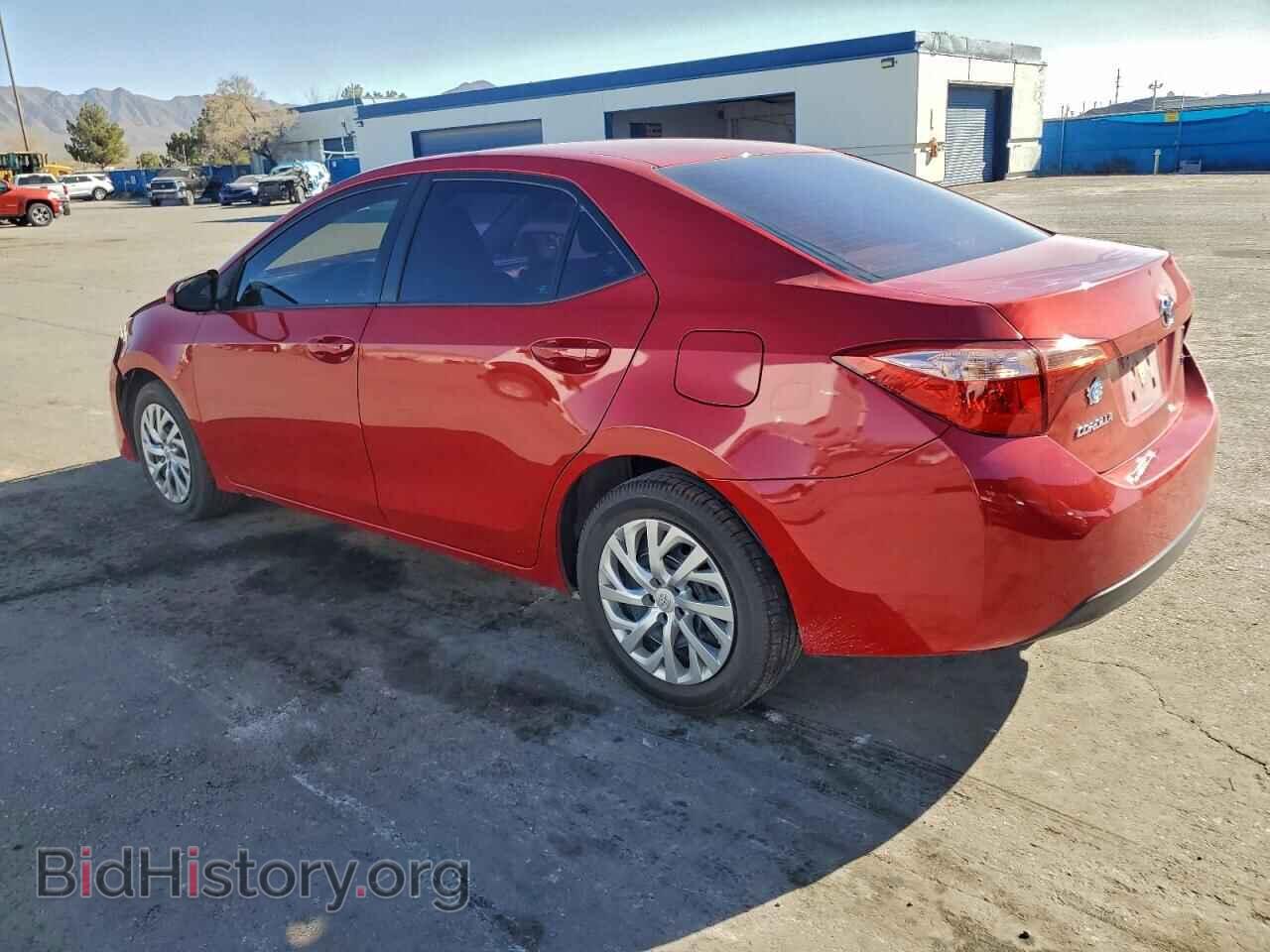2018 TOYOTA COROLLA - VIN: 5YFBURHE9JP825625 - Фото 2