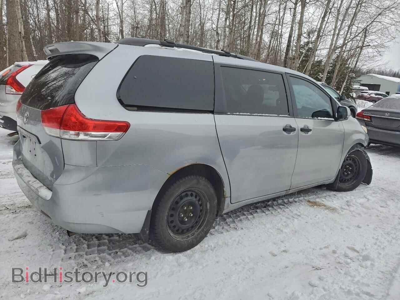 2011 TOYOTA All Models - VIN: 5TDZK3DC3BS144147 - Фото 3