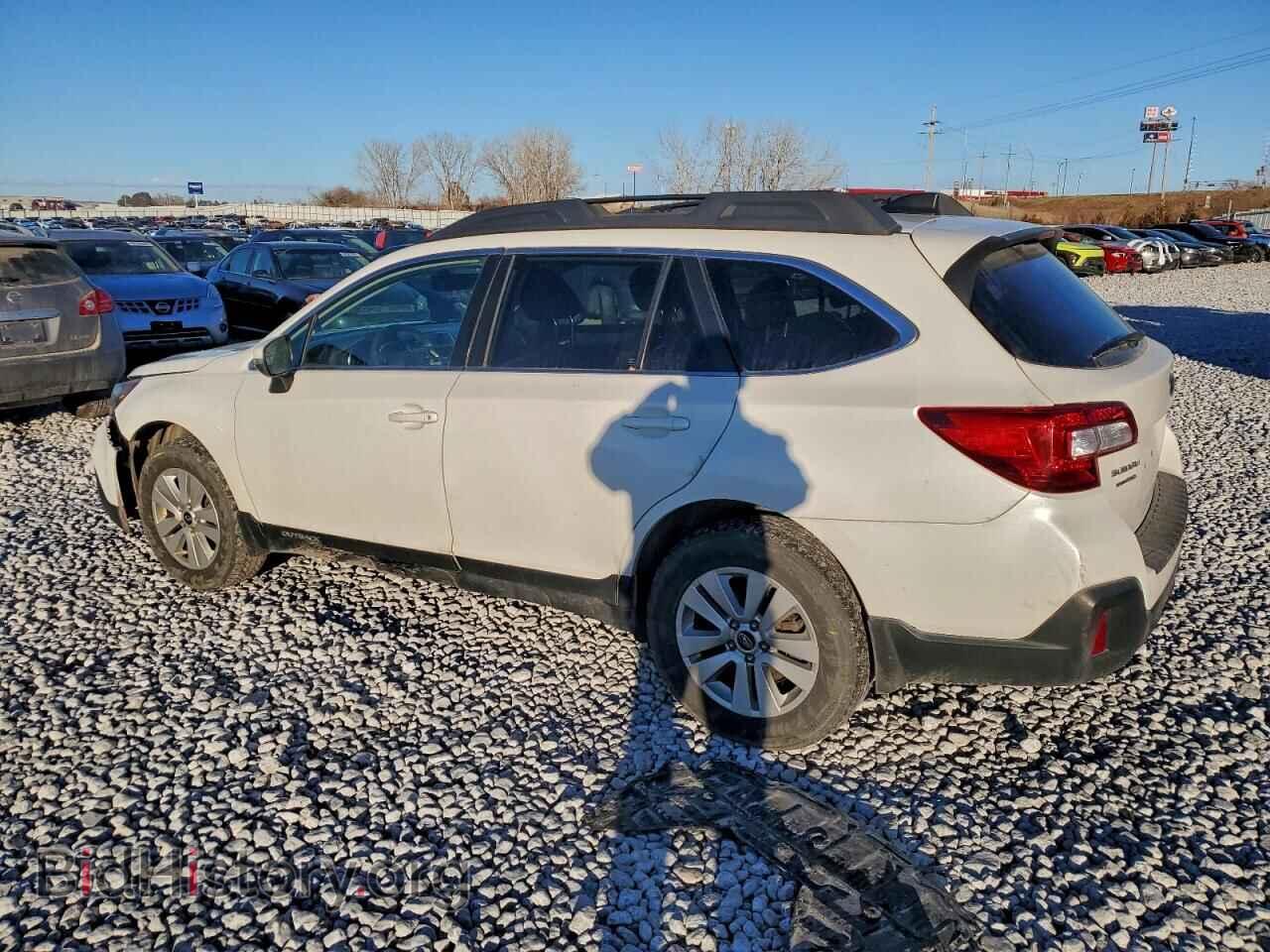 2018 SUBARU OUTBACK - VIN: 4S4BSAFC5J3253420 - Фото 2