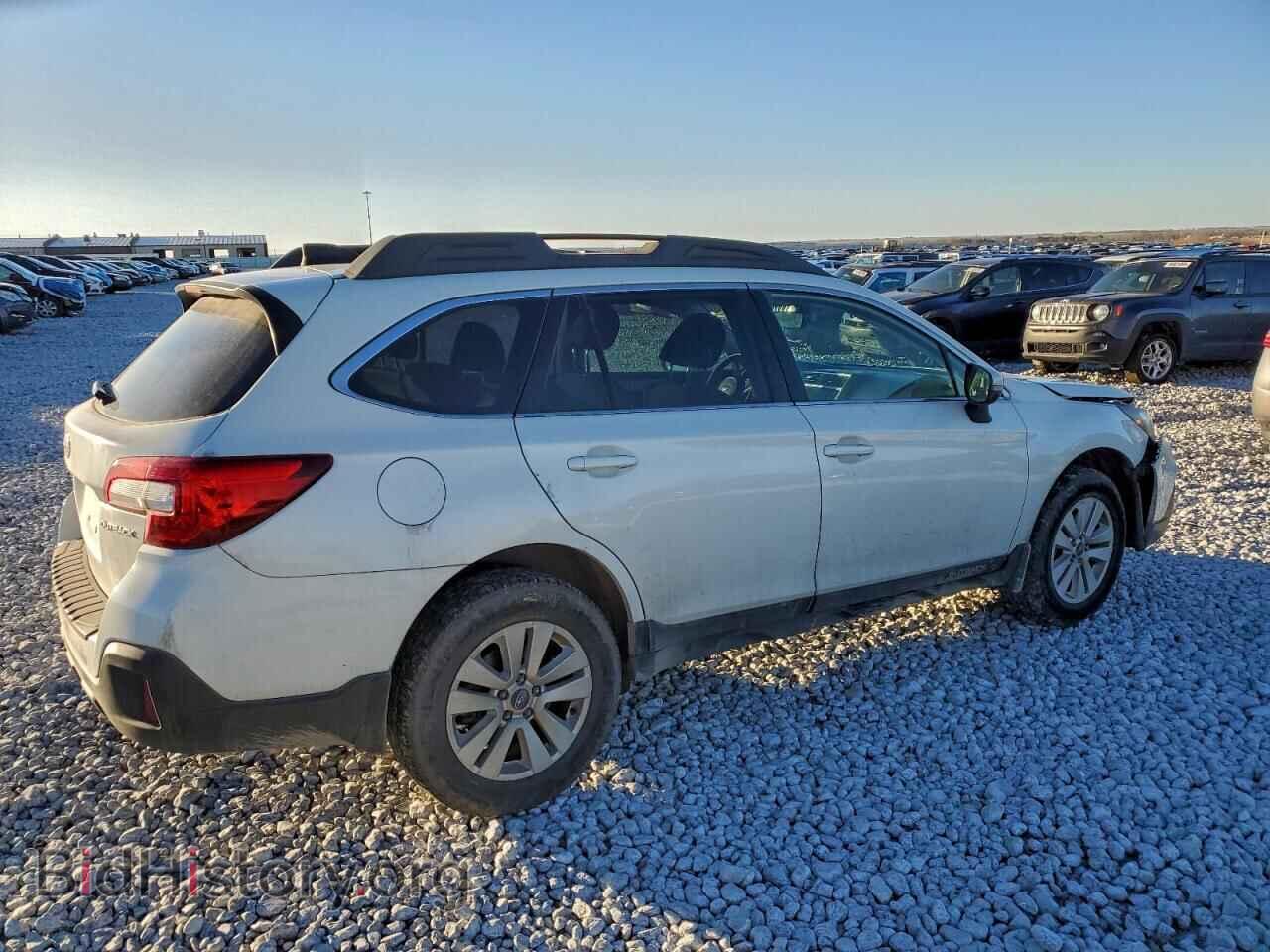 2018 SUBARU OUTBACK - VIN: 4S4BSAFC5J3253420 - Фото 3