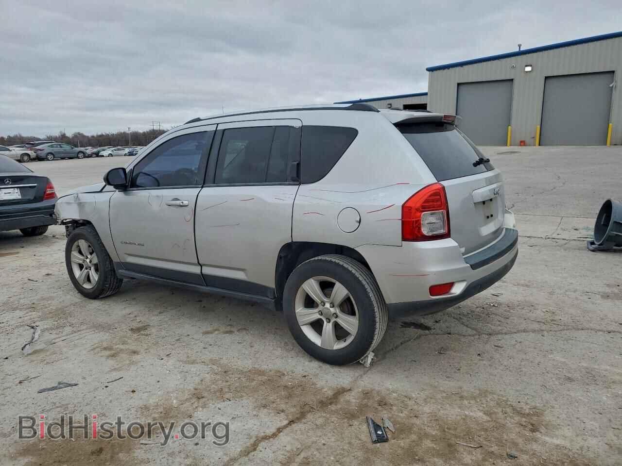 2011 JEEP COMPASS - VIN: 1J4NT1FB8BD151119 - Фото 2
