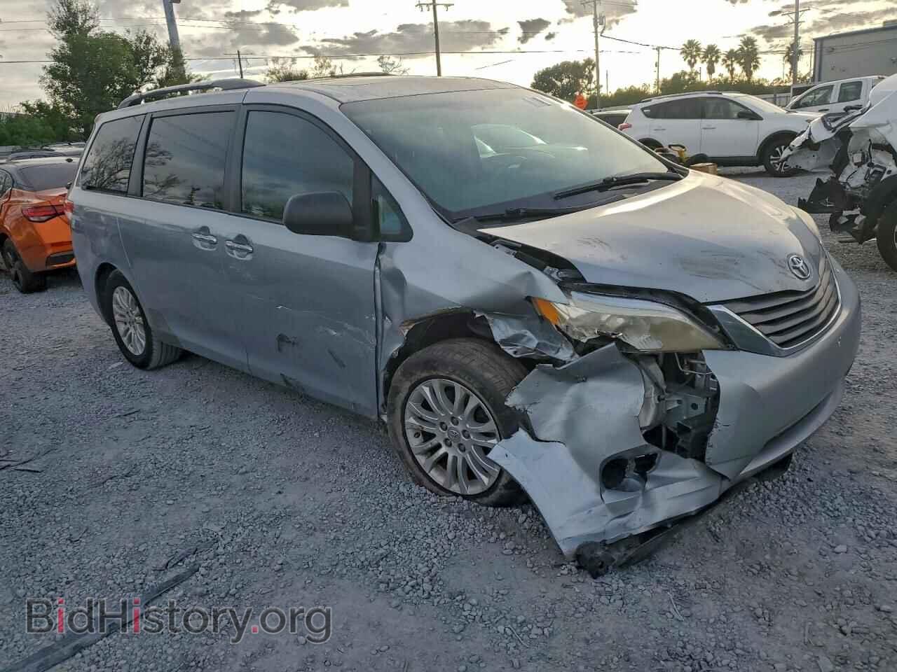 2011 TOYOTA All Models - VIN: 5TDYK3DC1BS165493 - Фото 4