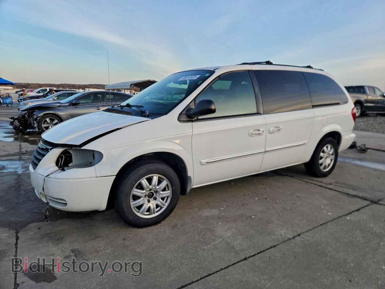 Photo 2C4GP54L15R142432 - CHRYSLER MINIVAN 2005