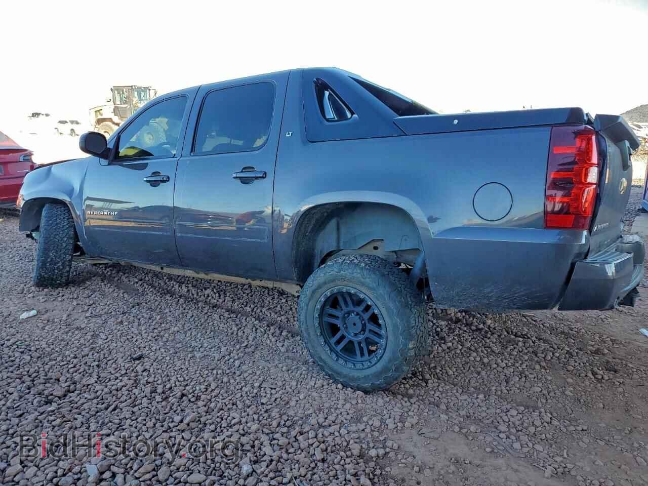 2011 CHEVROLET AVALANCHE - VIN: 3GNTKFE31BG309060 - Фото 2