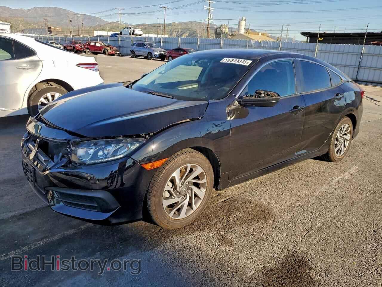 Photo 2HGFC2F76JH508179 - HONDA CIVIC 2018