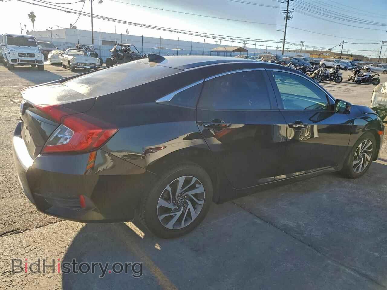2018 HONDA CIVIC - VIN: 2HGFC2F76JH508179 - Фото 3