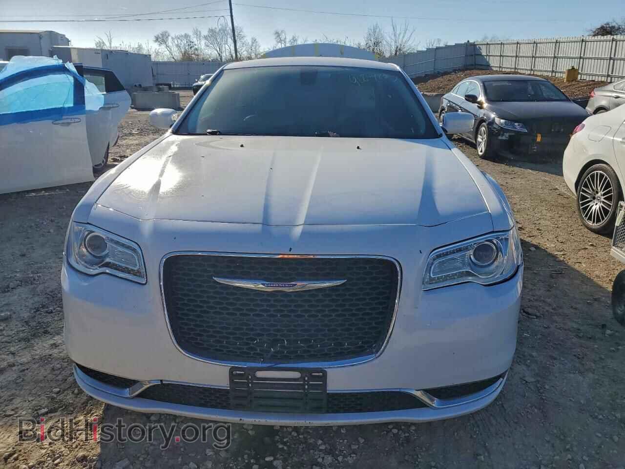 2018 CHRYSLER 300 - VIN: 2C3CCAAG9JH192588 - Фото 5