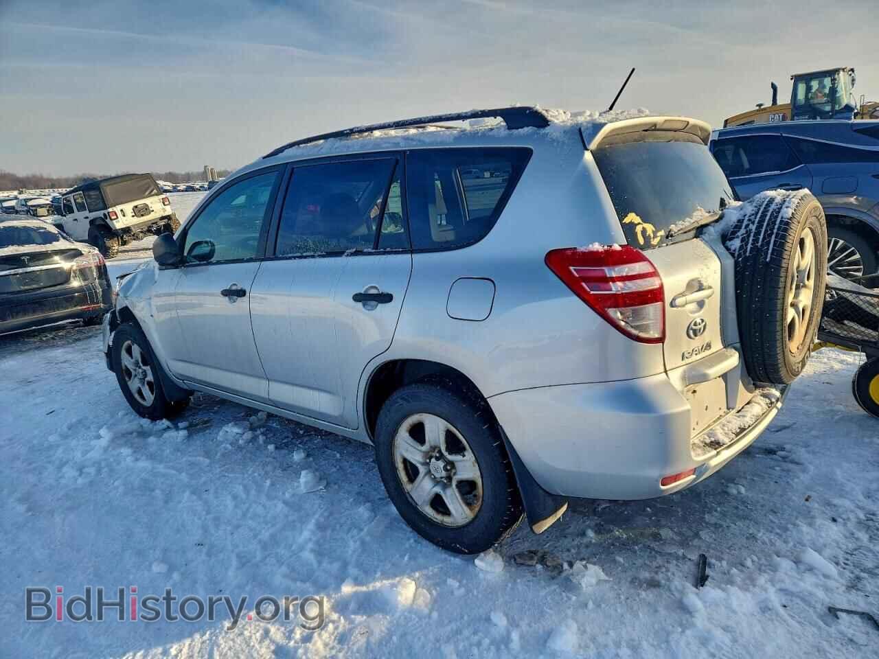 2011 TOYOTA RAV4 - VIN: 2T3BF4DV8BW172683 - Фото 2