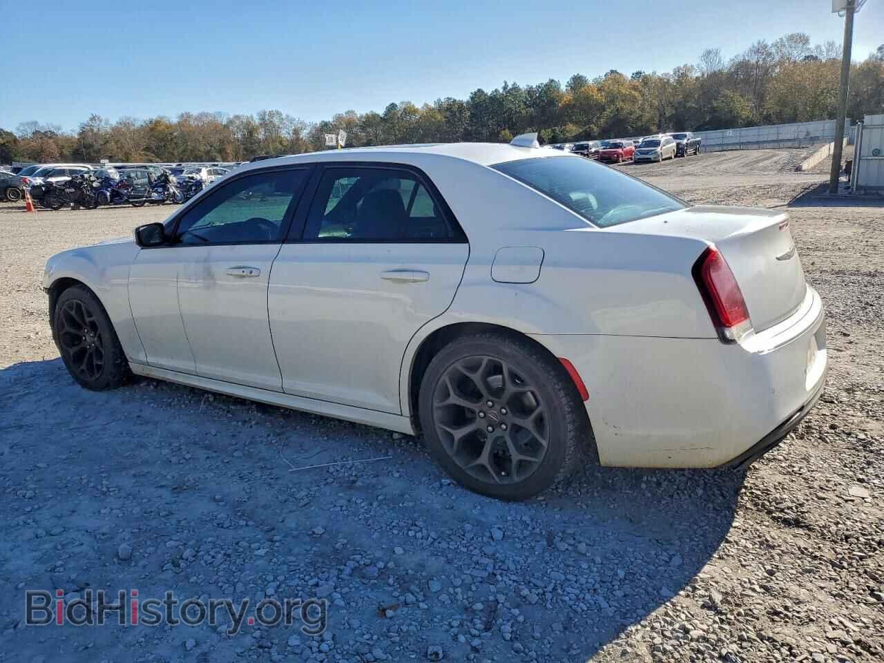 2016 CHRYSLER 300 - VIN: 2C3CCABG6GH282515 - Фото 2