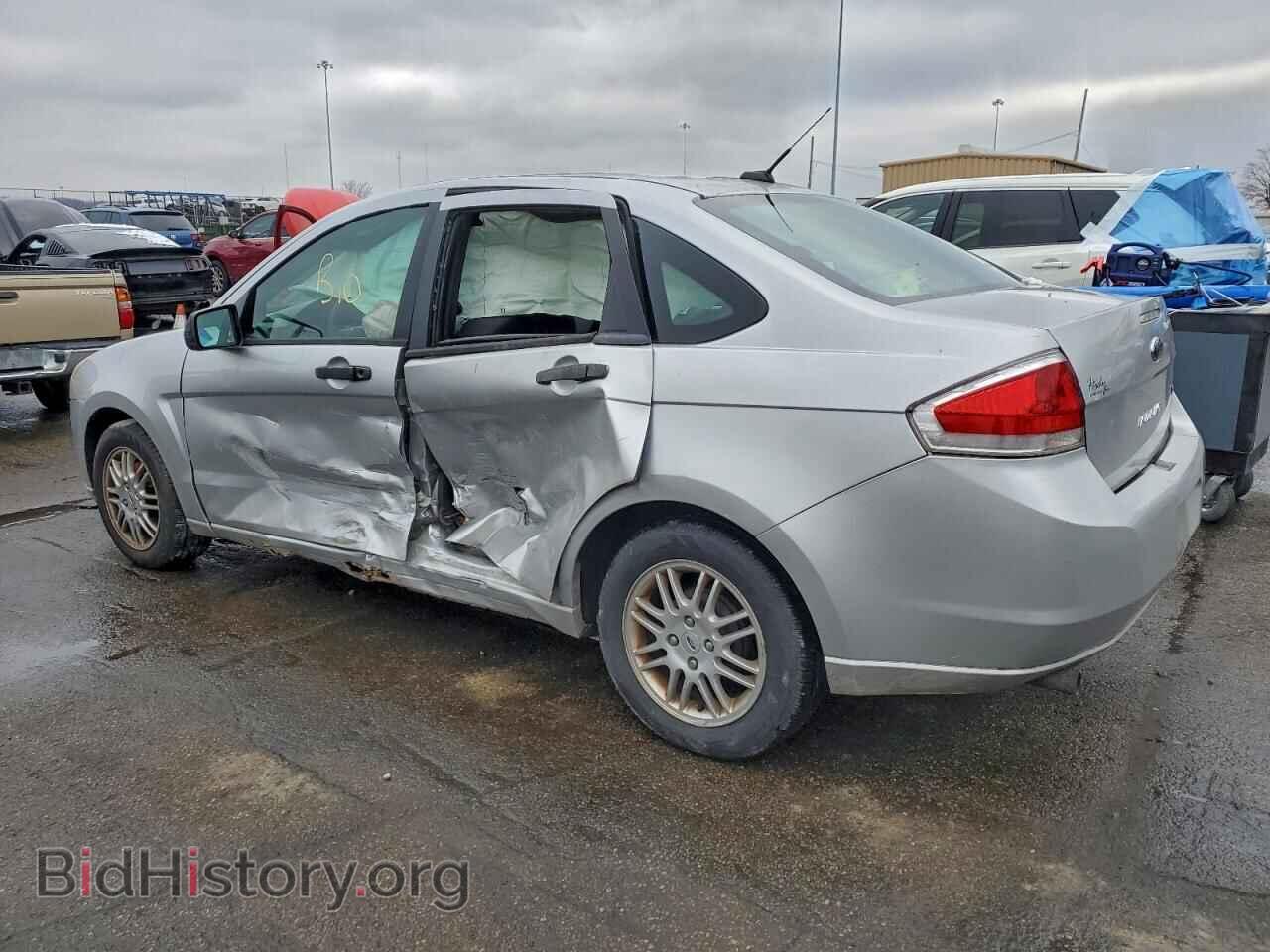 2011 FORD FOCUS - VIN: 1FAHP3FN6BW111449 - Photo 2