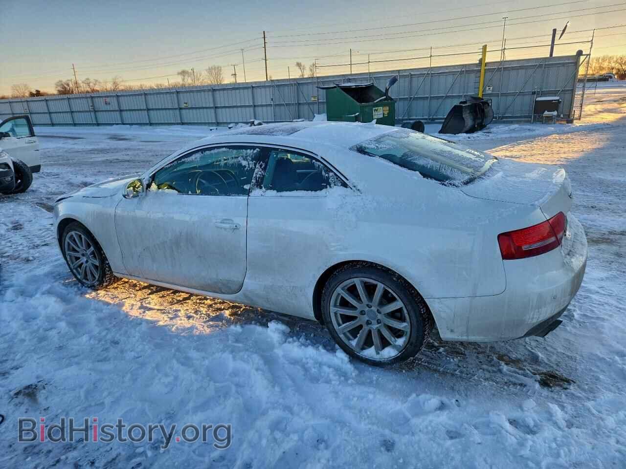 2011 AUDI A5 - VIN: WAUVFAFR5BA045607 - Фото 2