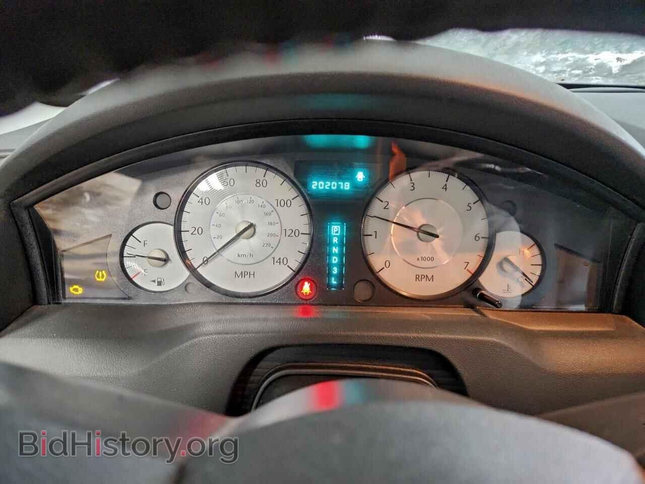 2008 CHRYSLER 300 - VIN: 2C3KA53G48H257881 - Фото 9