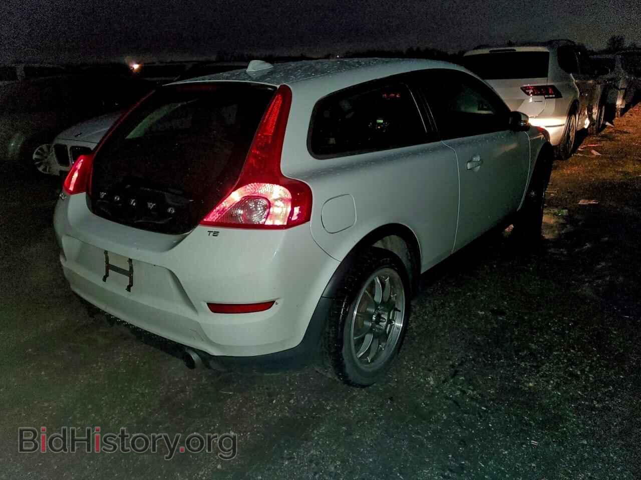 2011 VOLVO C30 - VIN: YV1672MK3B2210672 - Фото 3