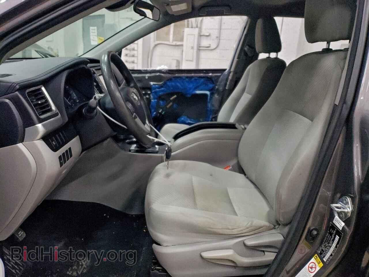 2017 TOYOTA HIGHLANDER - VIN: 5TDBZRFH2HS402532 - Фото 7