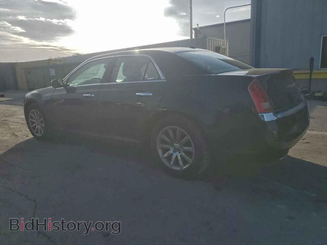 2012 CHRYSLER 300 - VIN: 2C3CCACG1CH198563 - Фото 2