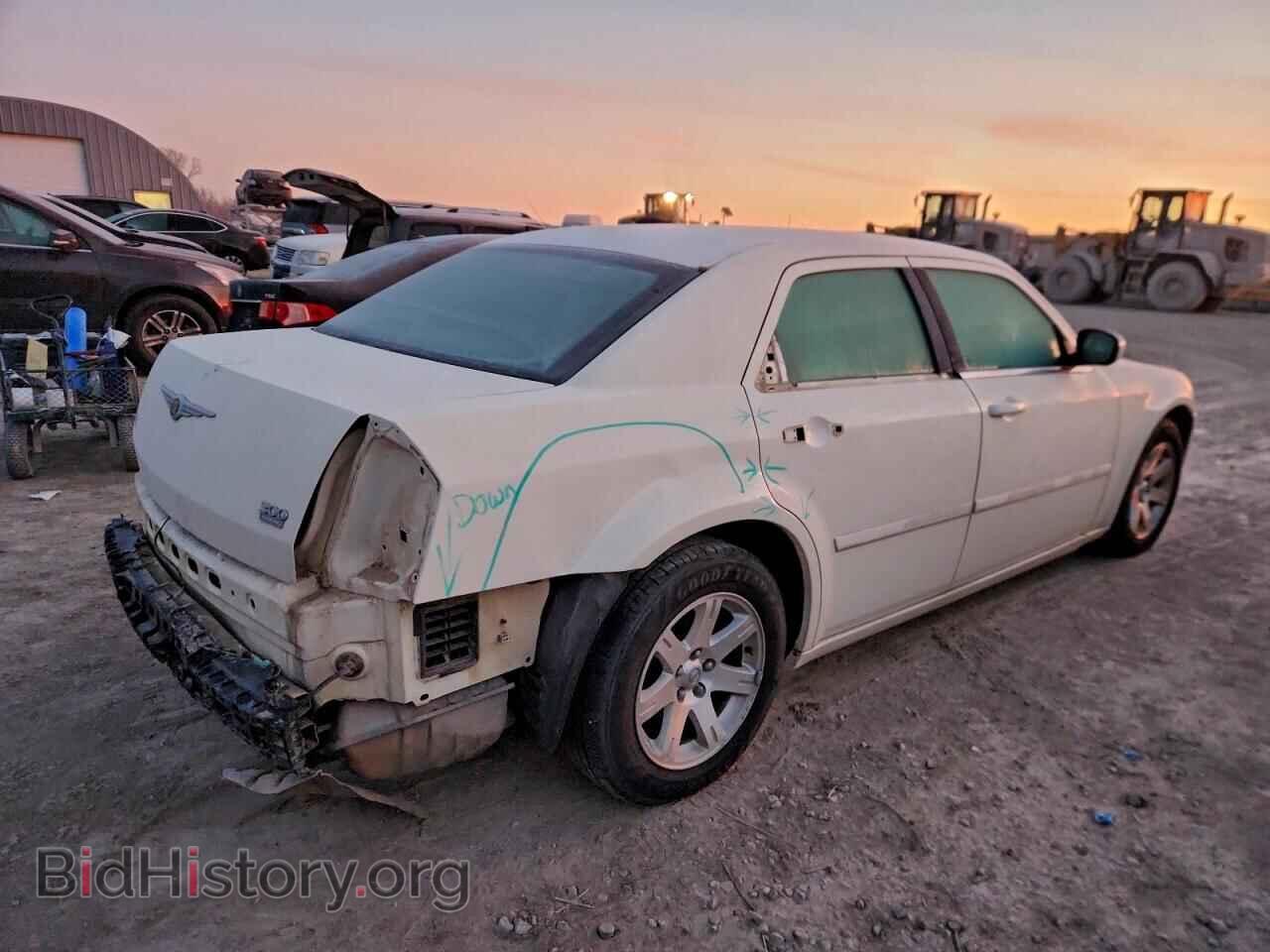 2005 CHRYSLER 300 - VIN: 2C3JA53G75H686441 - Фото 3