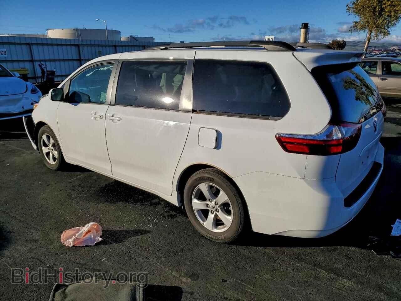 2017 TOYOTA All Models - VIN: 5TDKZ3DC9HS770100 - Фото 2