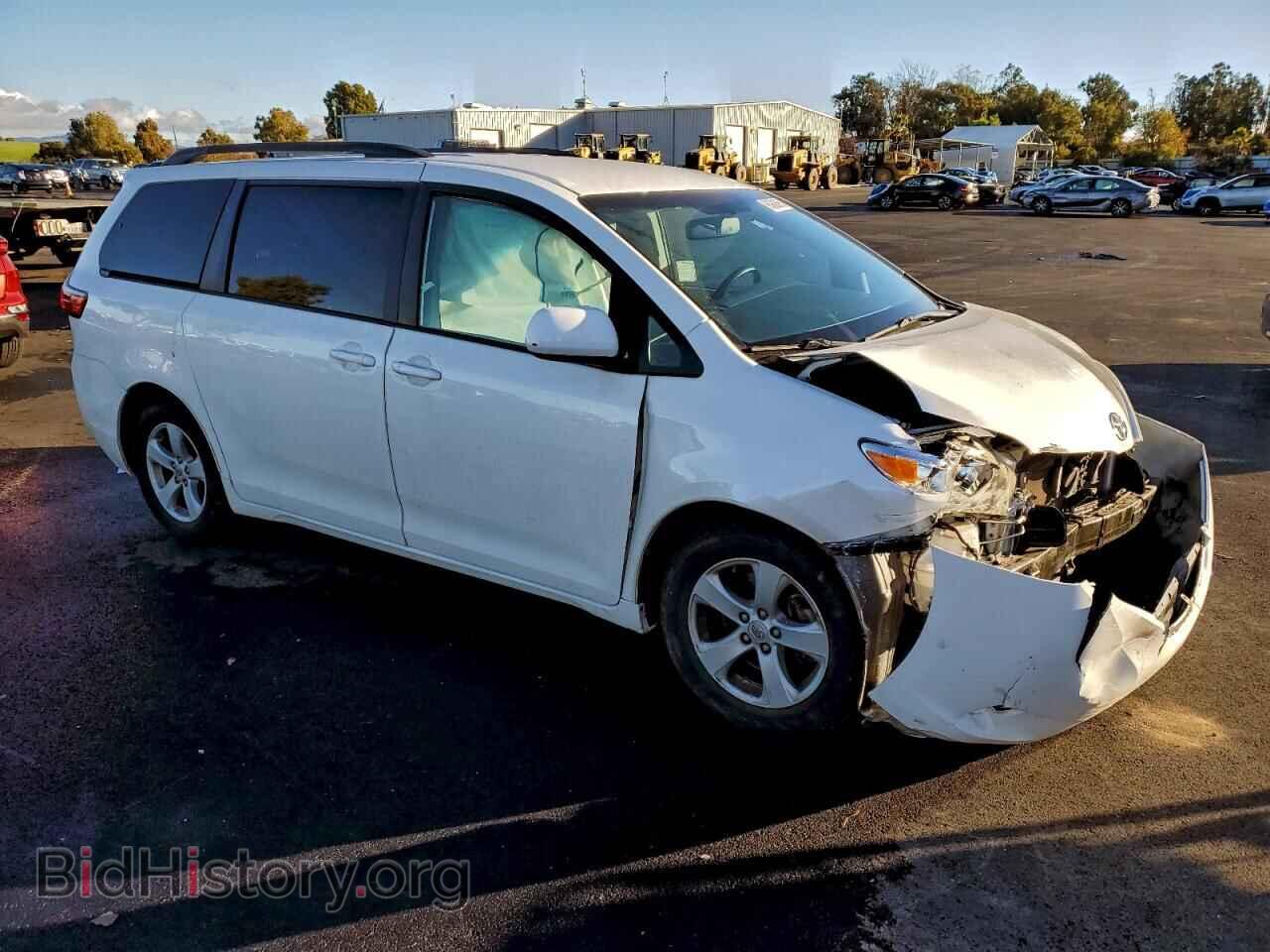 2017 TOYOTA All Models - VIN: 5TDKZ3DC9HS770100 - Фото 4