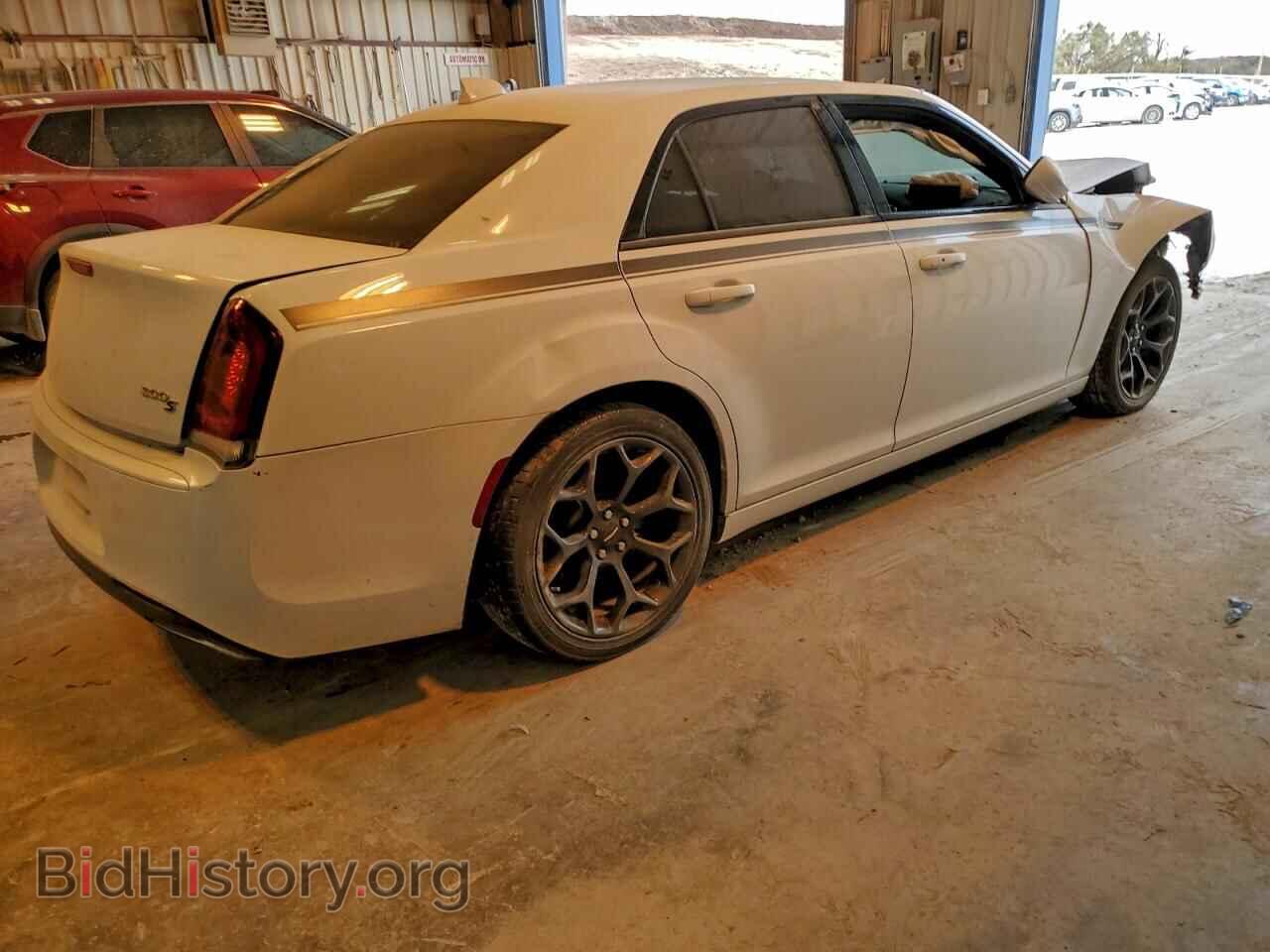 2019 CHRYSLER 300 - VIN: 2C3CCABG9KH609837 - Фото 3