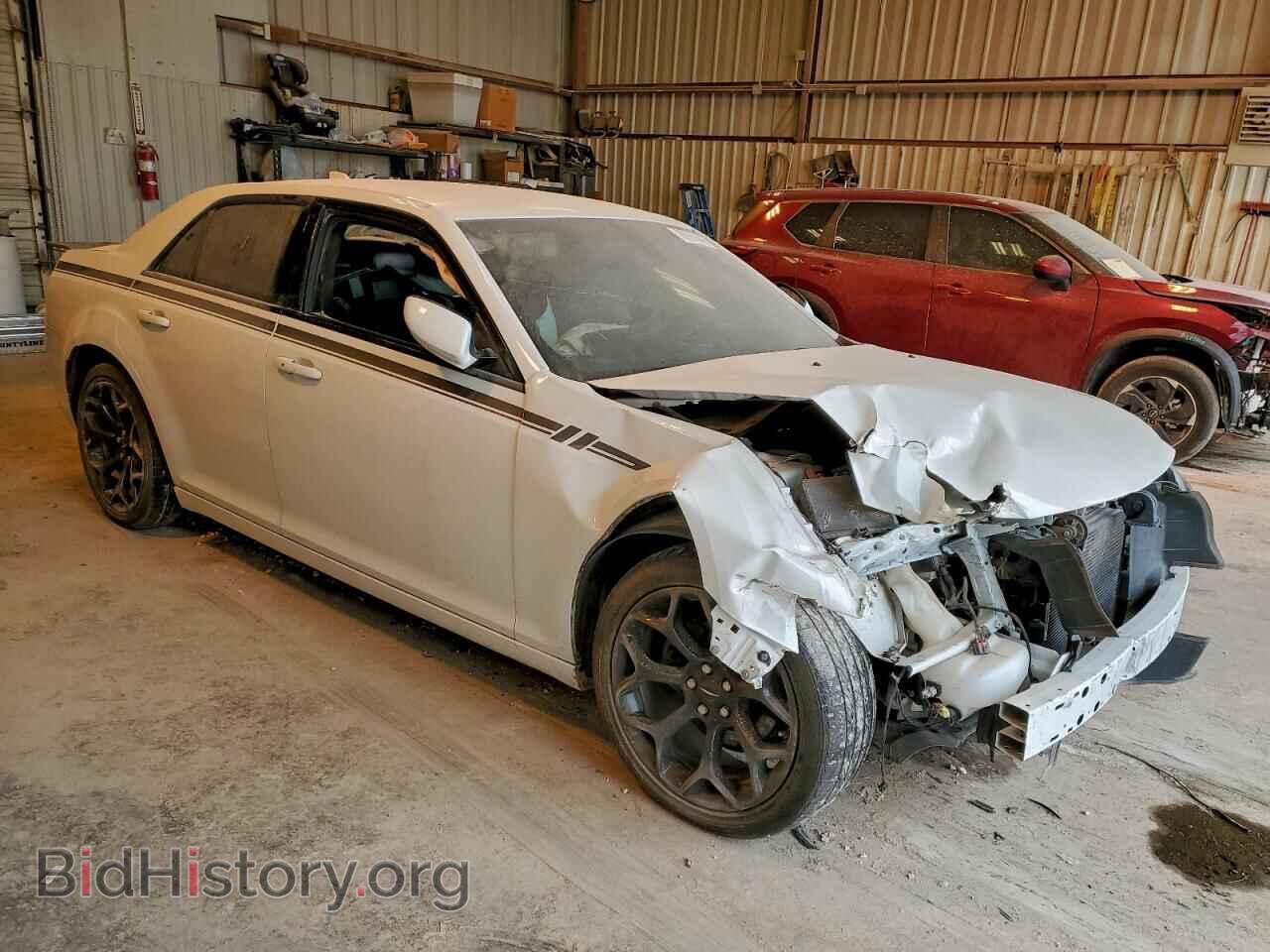 2019 CHRYSLER 300 - VIN: 2C3CCABG9KH609837 - Фото 4